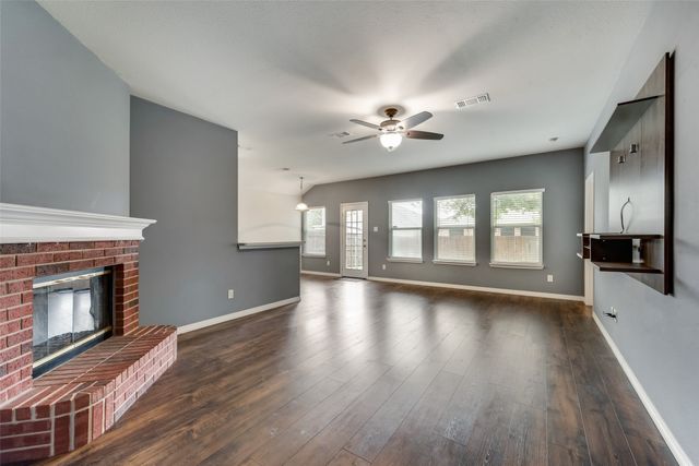 10505 Braewood Drive, Fort Worth, TX 76131