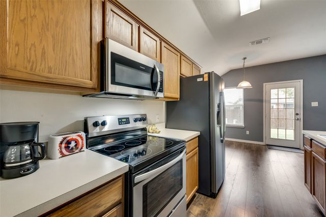 10505 Braewood Drive, Fort Worth, TX 76131