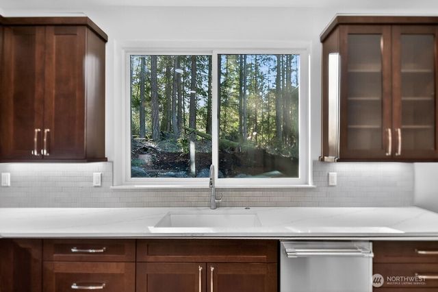 502 Lake of the Hills Loop, Sequim, WA 98382