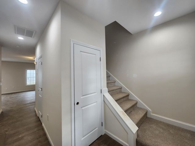 6137 Warren Newcomb DR, Radford, VA 24141