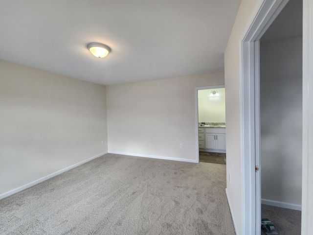 6137 Warren Newcomb DR, Radford, VA 24141