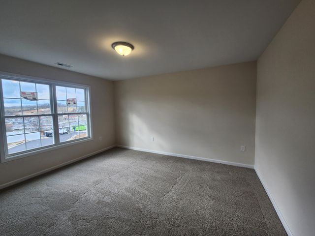 6137 Warren Newcomb DR, Radford, VA 24141