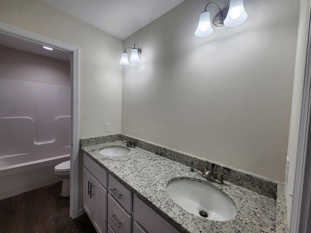 6137 Warren Newcomb DR, Radford, VA 24141