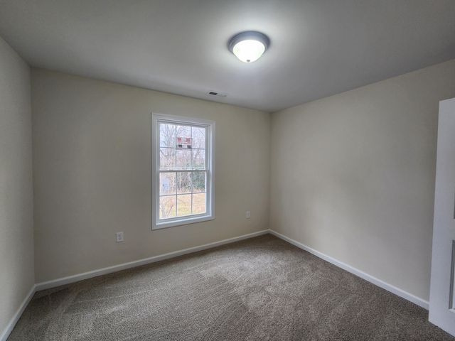 6137 Warren Newcomb DR, Radford, VA 24141