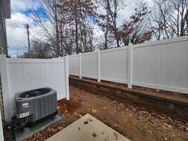 6137 Warren Newcomb DR, Radford, VA 24141