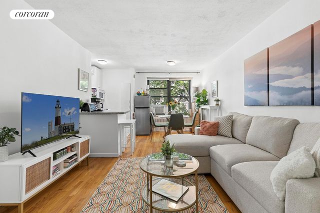 505 E 82nd St Apt 5H, New York City, NY 10028