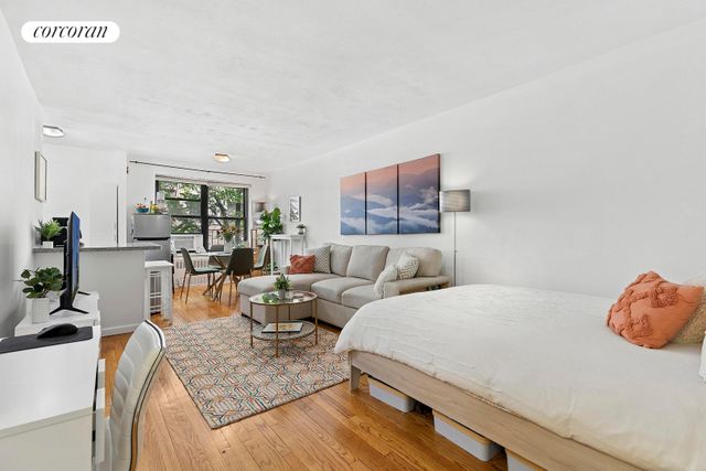 505 E 82nd St Apt 5H, New York City, NY 10028