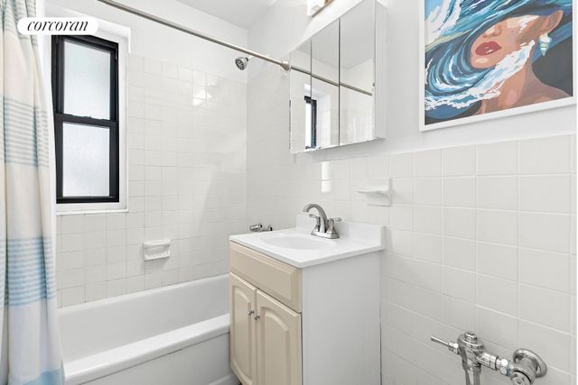 505 E 82nd St Apt 5H, New York City, NY 10028