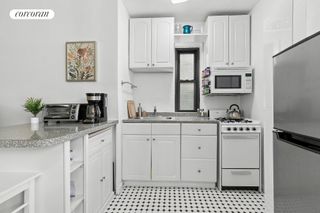 505 E 82nd St Apt 5H, New York City, NY 10028