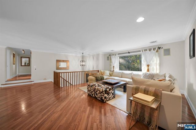 19 Pepper Road, Montville Township, NJ 07082