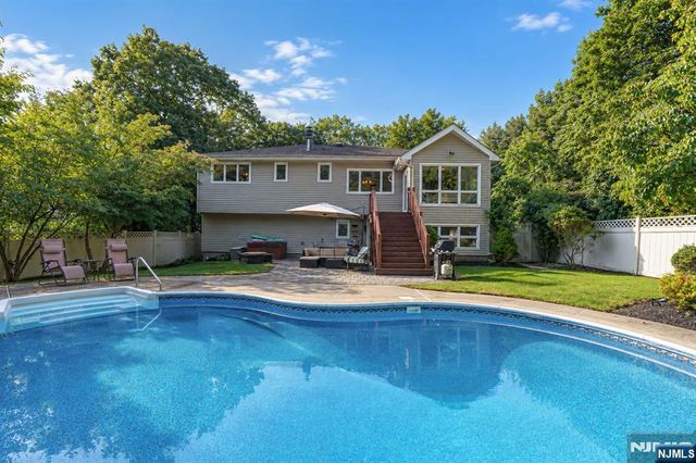 19 Pepper Road, Montville Township, NJ 07082