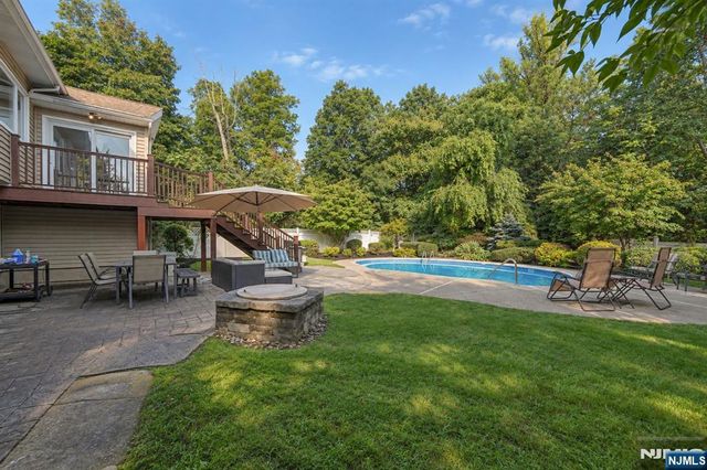 19 Pepper Road, Montville Township, NJ 07082