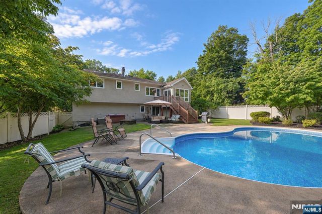 19 Pepper Road, Montville Township, NJ 07082
