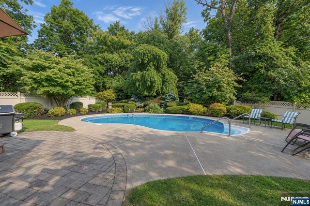 19 Pepper Road, Montville Township, NJ 07082