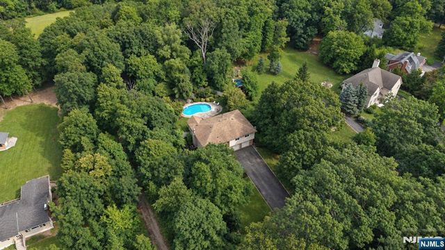 19 Pepper Road, Montville Township, NJ 07082