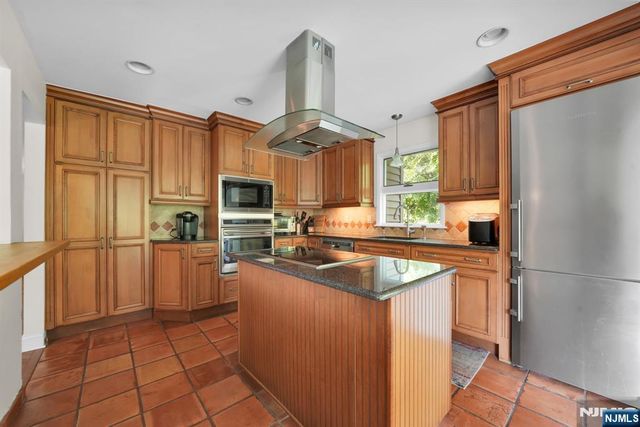 19 Pepper Road, Montville Township, NJ 07082