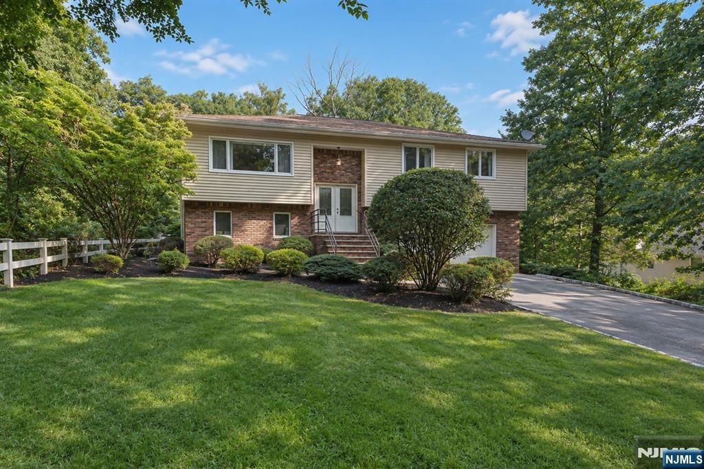 19 Pepper Road, Montville Township, NJ 07082