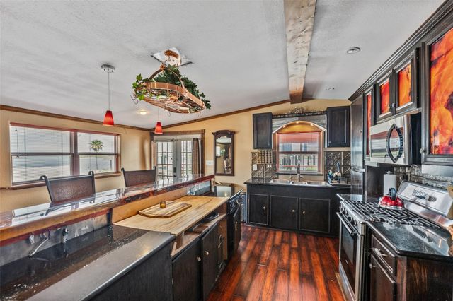 116 Bayou Vista Drive, Hitchcock, TX 77563