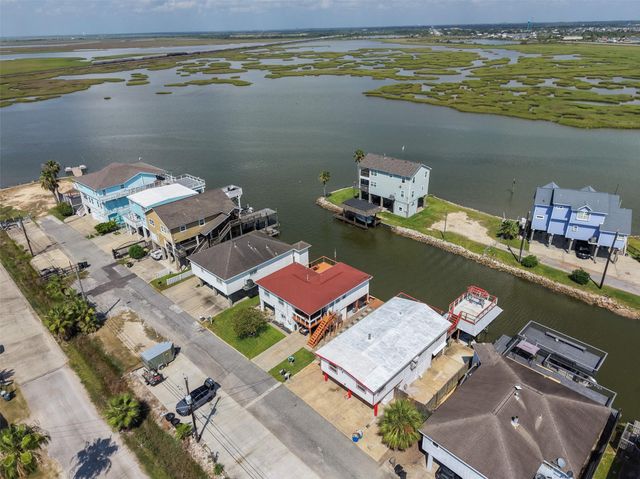 116 Bayou Vista Drive, Hitchcock, TX 77563