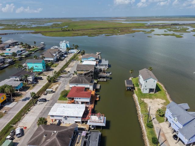 116 Bayou Vista Drive, Hitchcock, TX 77563
