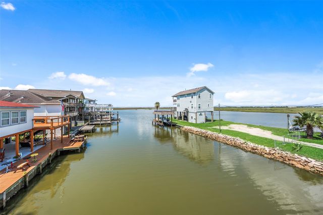 116 Bayou Vista Drive, Hitchcock, TX 77563