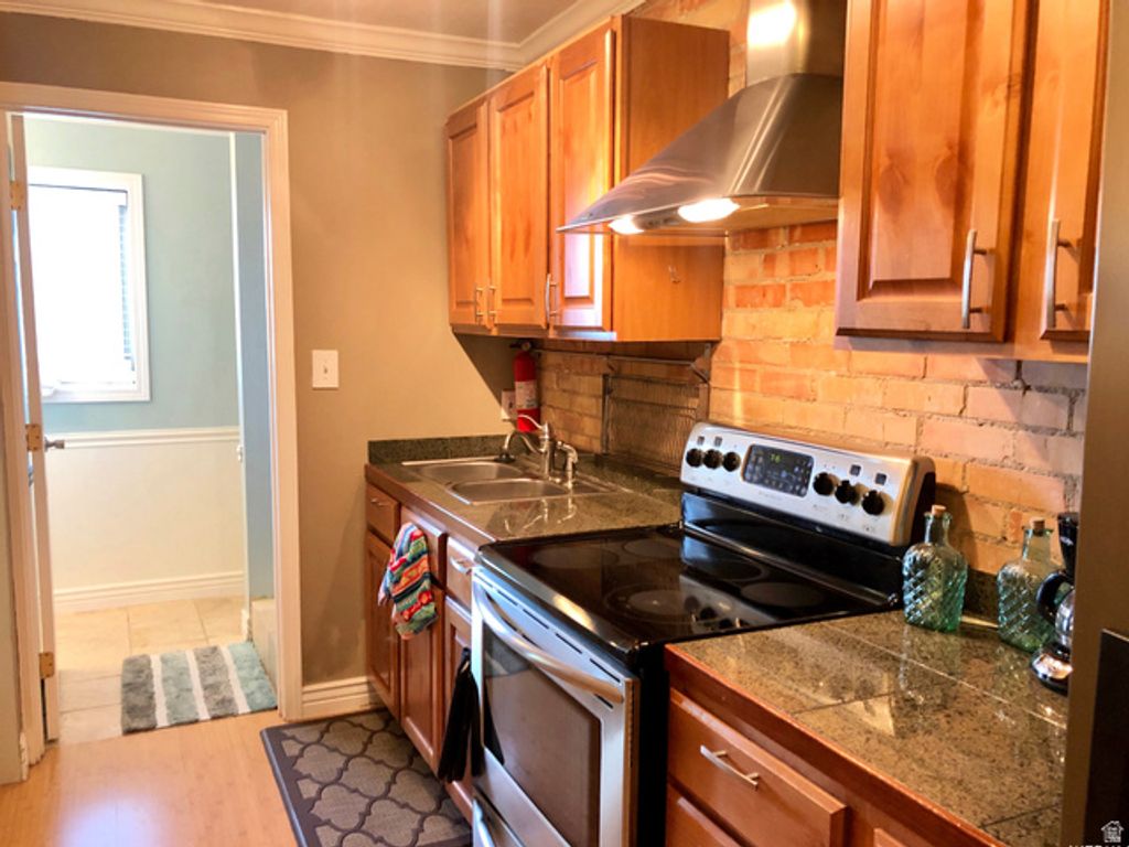Image 5 of property listing at 130 S 1300 E #102, Salt Lake City, UT 84102