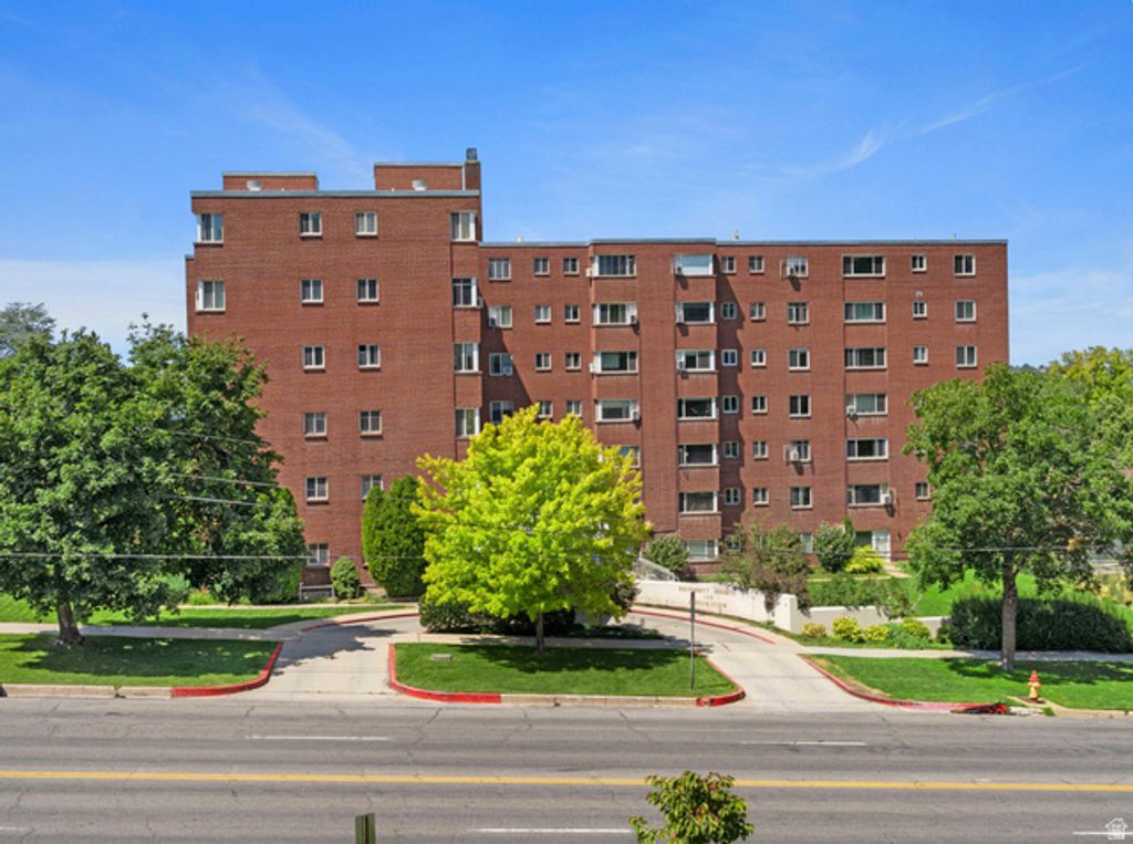 Image 7 of property listing at 130 S 1300 E #102, Salt Lake City, UT 84102
