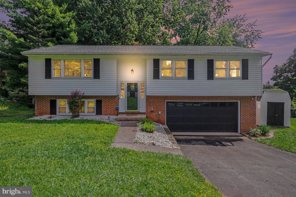1706 PATRICIA CT, Mechanicsburg, PA 17055