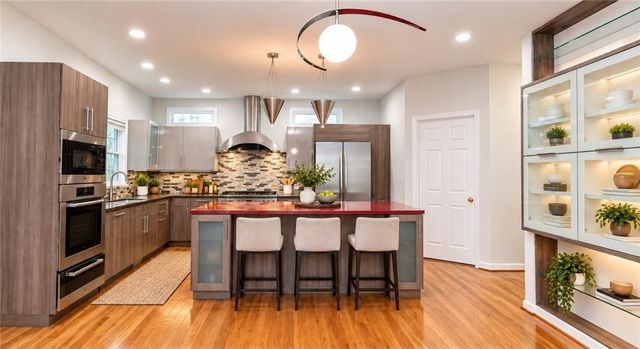 275 Gladeside Path, Johns Creek, GA 30024