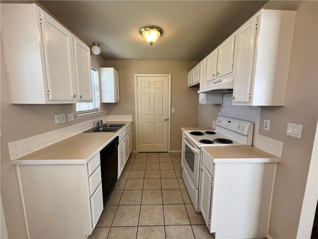 1102 Tunbridge Drive, Bentonville, AR 72712