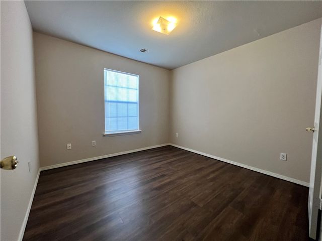1102 Tunbridge Drive, Bentonville, AR 72712