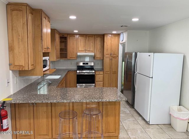 135 Ampere Avenue, Oakhurst, NJ 07755
