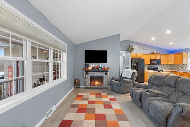 1410 ALCAN DRIVE, Menasha, WI 54952