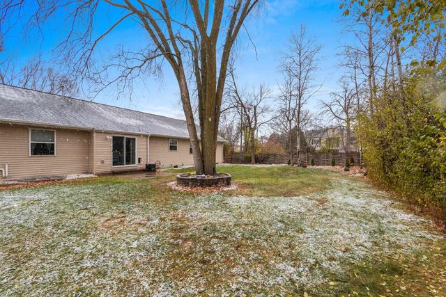 1410 ALCAN DRIVE, Menasha, WI 54952