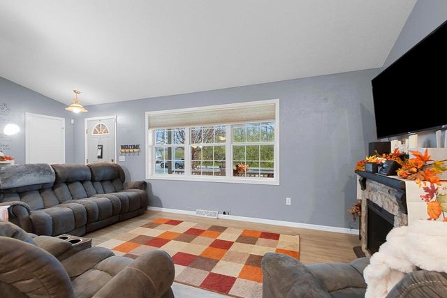 1410 ALCAN DRIVE, Menasha, WI 54952