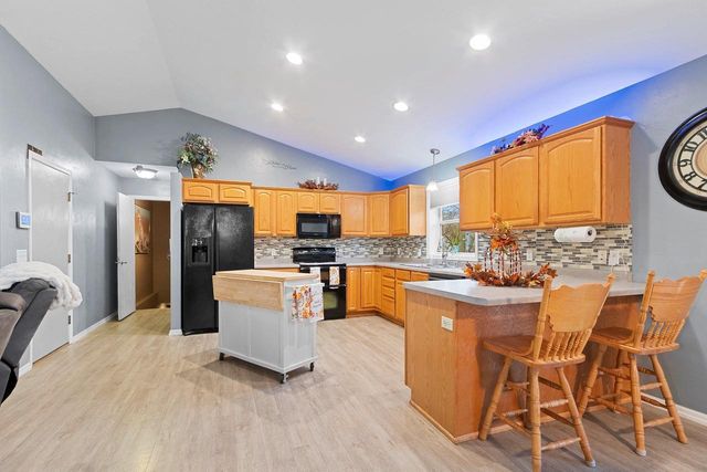 1410 ALCAN DRIVE, Menasha, WI 54952