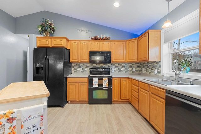 1410 ALCAN DRIVE, Menasha, WI 54952