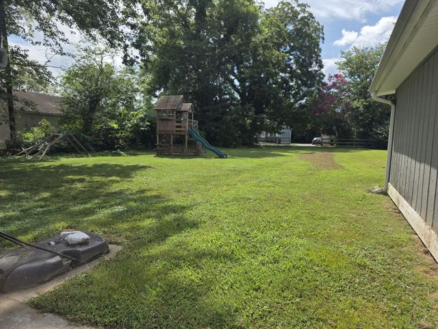 713 S College St, Smithville, TN 37166