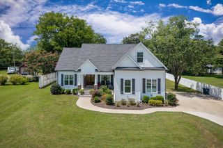 713 S College St, Smithville, TN 37166