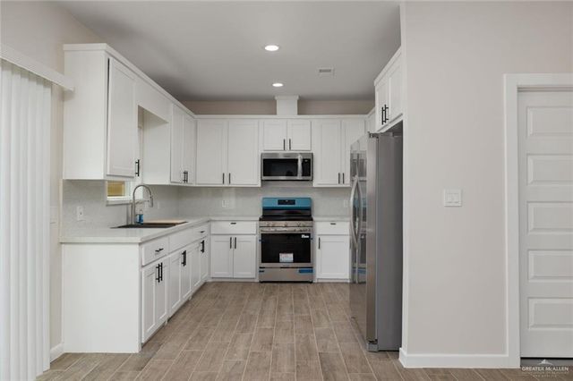 1626 W B Street, Mission, TX 78572
