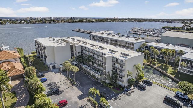 896 N Federal Highway 225, Lantana, FL 33462