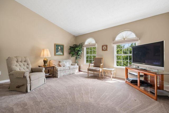 8052 Fenway Circle, Reynoldsburg, OH 43068