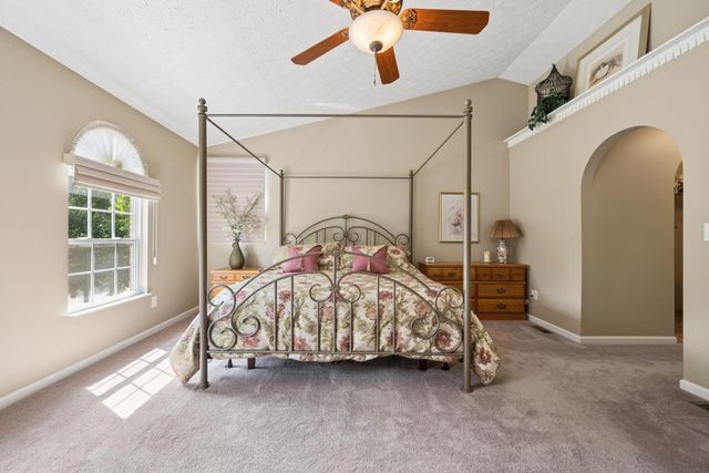 8052 Fenway Circle, Reynoldsburg, OH 43068