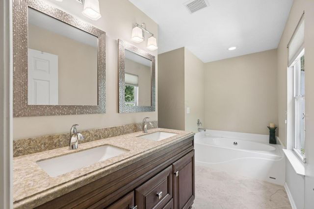 8052 Fenway Circle, Reynoldsburg, OH 43068