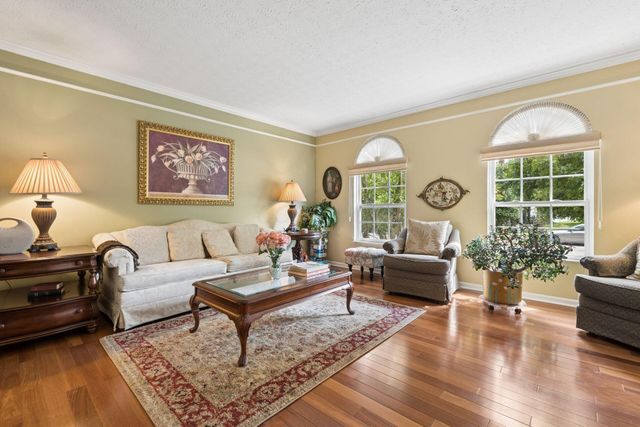 8052 Fenway Circle, Reynoldsburg, OH 43068