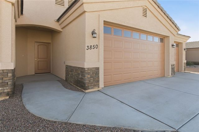 3850 E McVicar Avenue, Kingman, AZ 86409