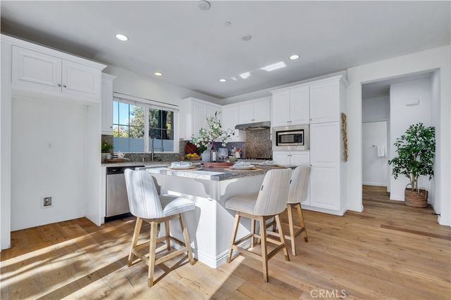 434 Golden Bear, Upland, CA 91786