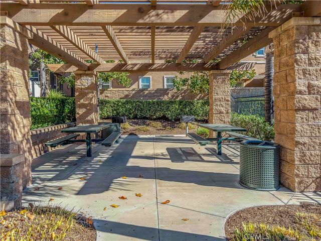 434 Golden Bear, Upland, CA 91786