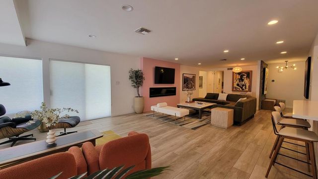 901 W Via Livorno, Palm Springs, CA 92262