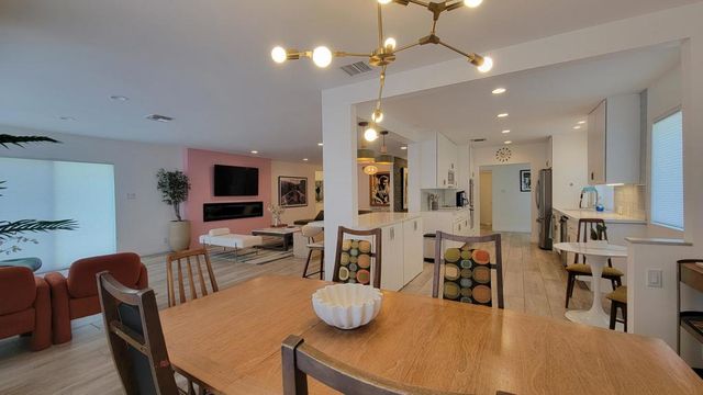 901 W Via Livorno, Palm Springs, CA 92262